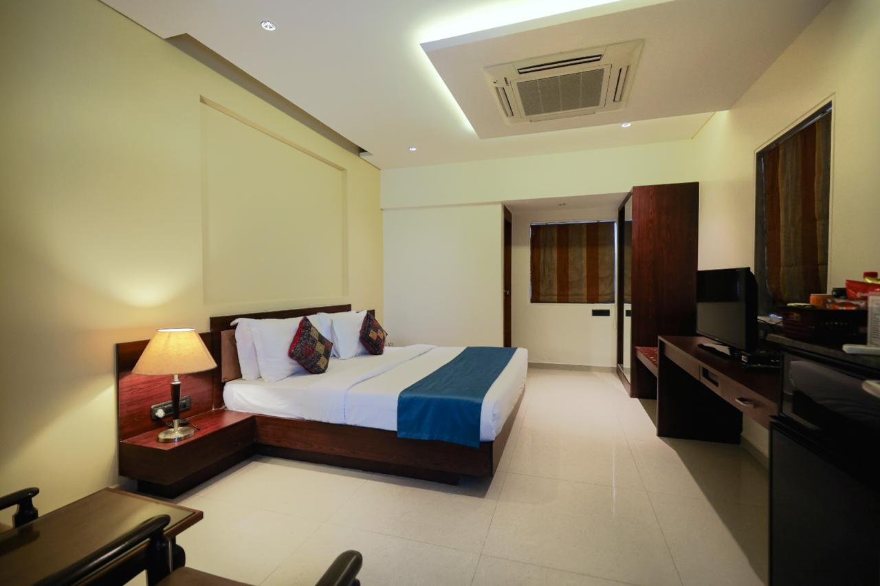 Standard King room at Hotel Prince